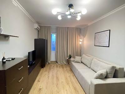 квартира за адресою Квітнева вул., 15