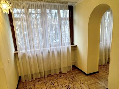 квартира за адресою Базарна вул., 2б