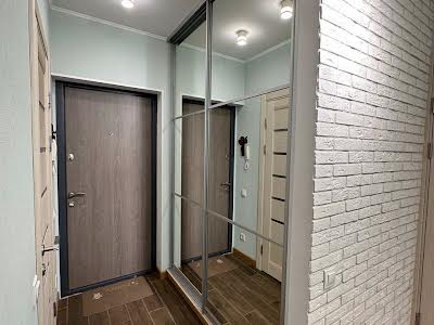 квартира за адресою Салютна вул., 2