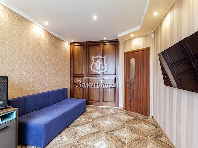квартира за адресою Соборна вул., 126/17