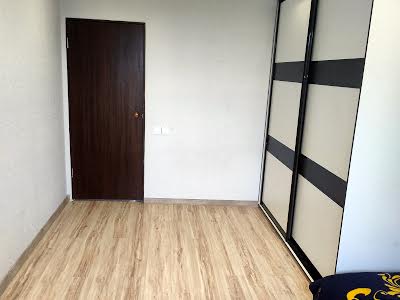 квартира за адресою Бучми вул. (Командарма Уборевича), 42б