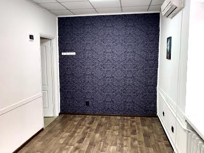 комерційна за адресою Королеви Єлизавети, 15