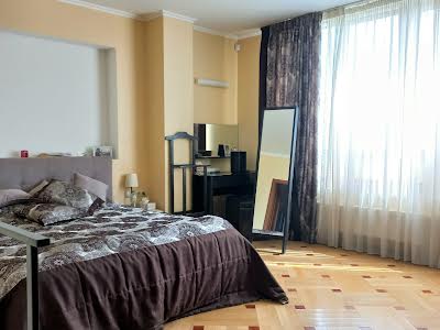 квартира за адресою Івана Франка вул., 137