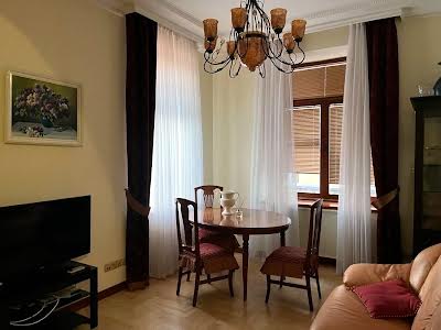 квартира за адресою Лисенка вул., 8