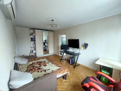 квартира за адресою Миропільська вул., 3