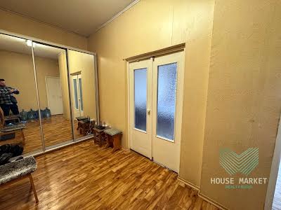 квартира за адресою Срібнокільська вул., 14-А