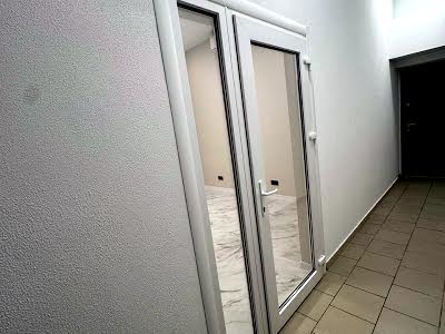 коммерческая по адресу Французский бульв., 60г