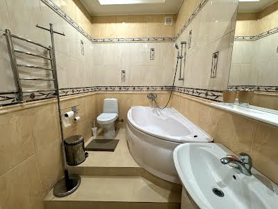 квартира за адресою Степана Бандери вул. (), 5