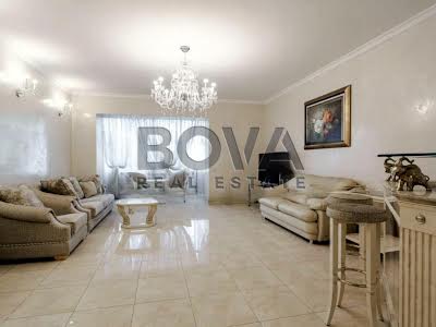квартира за адресою Кропивницького вул., 8