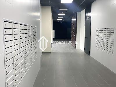 квартира за адресою Причальна вул., 10