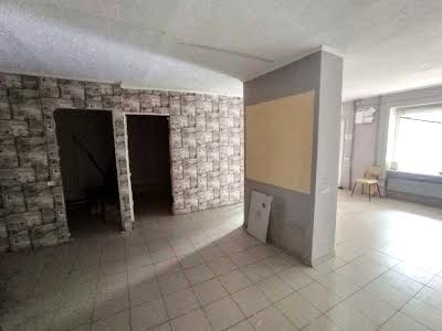 комерційна за адресою Робоча вул., 75
