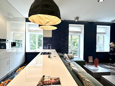 квартира за адресою Шота Руставелі вул., 36