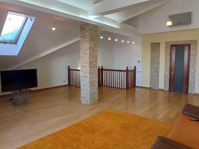 квартира по адресу Вашингтона Дж., 7А