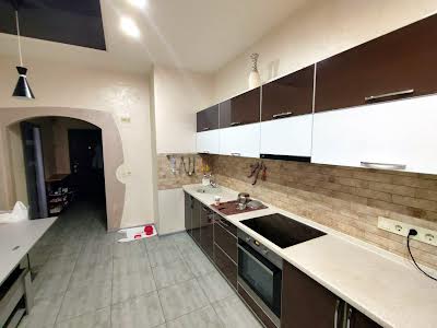 квартира за адресою с. Крижанівка, Академіка Сахарова вул., 3а