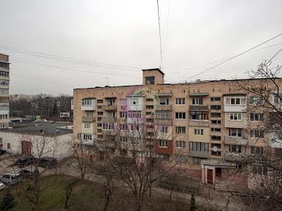 квартира за адресою Комарова, 25А