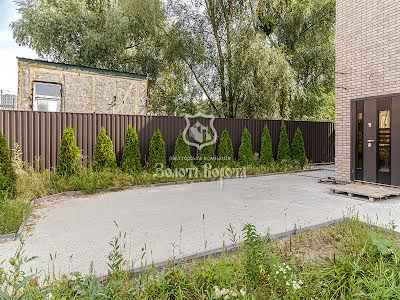 комерційна за адресою Виноградна вул., 6