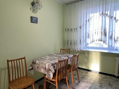 квартира за адресою Стадіонна вул., 6а