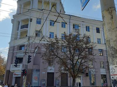 квартира за адресою фабры, 5