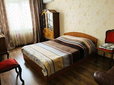 квартира за адресою Патріарха Мстислава Скрипника вул., 7