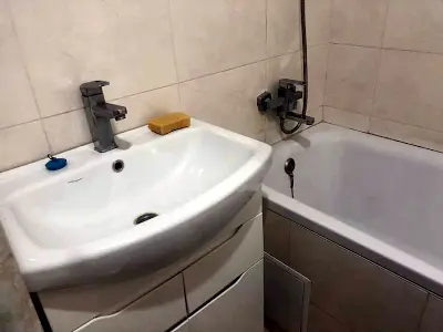 квартира за адресою Ревуцького вул., 25
