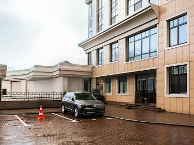комерційна за адресою Михайла Грушевського вул., 9