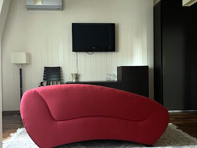 квартира за адресою Лабораторна вул., 8