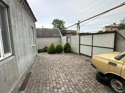 дом по адресу Шкільна