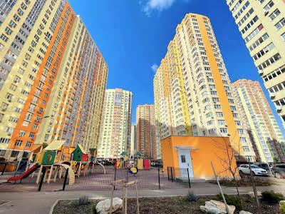 квартира за адресою Сім'ї Кульженків вул. (Петра Дегтяренка), 35