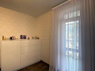 квартира за адресою Залізнична вул., 13