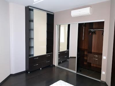 квартира за адресою Крутогірний узвіз (Рогальова), 33