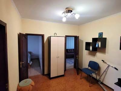 квартира за адресою Драгоманова вул., 13/10