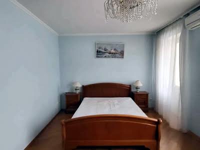 квартира за адресою Микільсько-Слобідська вул., 2-Б