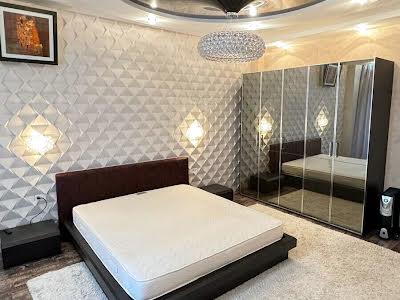 квартира за адресою Літературна вул., 1а