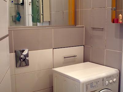 квартира за адресою Саперно-Слобідська вул., 8