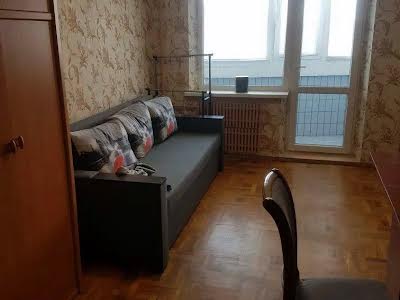 квартира за адресою Валентинівська вул. (Блюхера), 21б