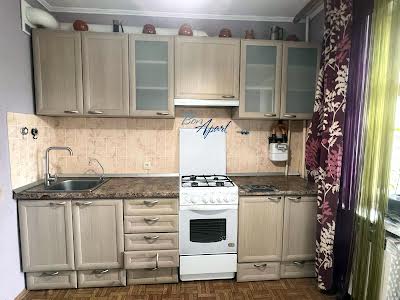 квартира за адресою Ревуцького вул., 8