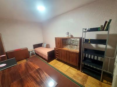 квартира за адресою Почайнинська вул., 35