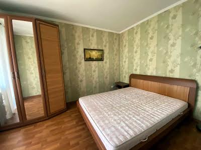 квартира по адресу Героев просп., 21