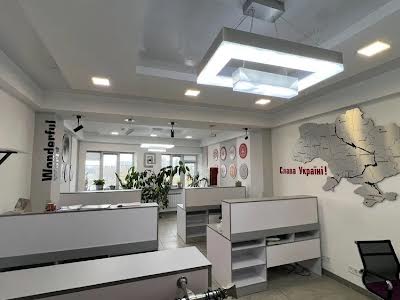 комерційна за адресою Райдужна вул., 113