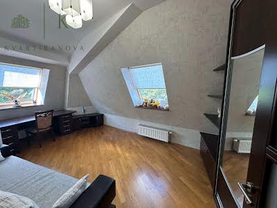 квартира за адресою Франко И., 137