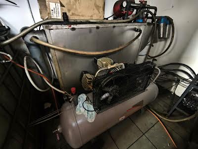 комерційна за адресою Братиславська вул., 54