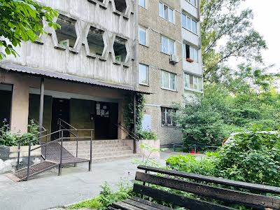 квартира за адресою Композитора Лятошинського вул., 8