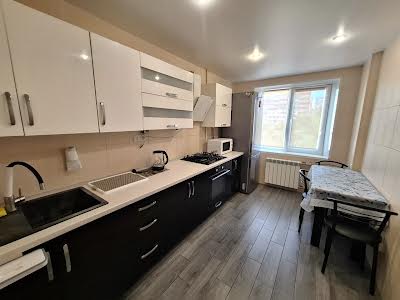 квартира за адресою житловий масив Тополя-2 вул., 10