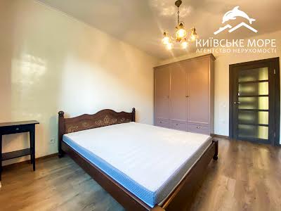 квартира за адресою Воскресенська вул., 18
