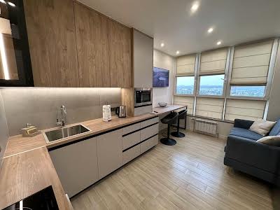 квартира за адресою Набережно-Рибальська вул., 27