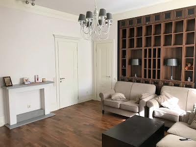 квартира за адресою Рейтарська вул., 11