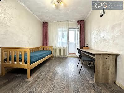 квартира за адресою Смілянська вул., 15