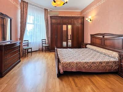 квартира по адресу Лютеранская ул., 4