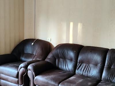 квартира за адресою Автозаводська вул., 7
