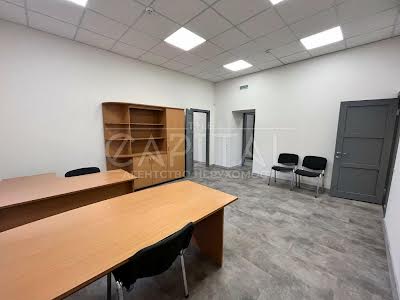 коммерческая по адресу Михаила Грушевского ул., 34/1